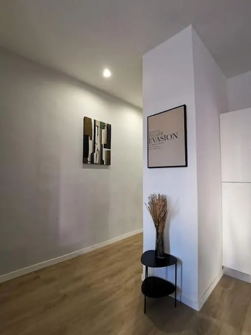 15 Minutes Du Vieux Port, Confort Et Espace Au Calme Du Palais Longchamp Marseilles Apartment